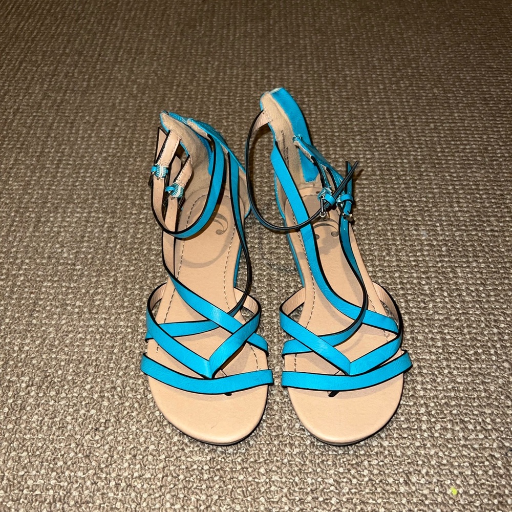 SANDALS | Size 7